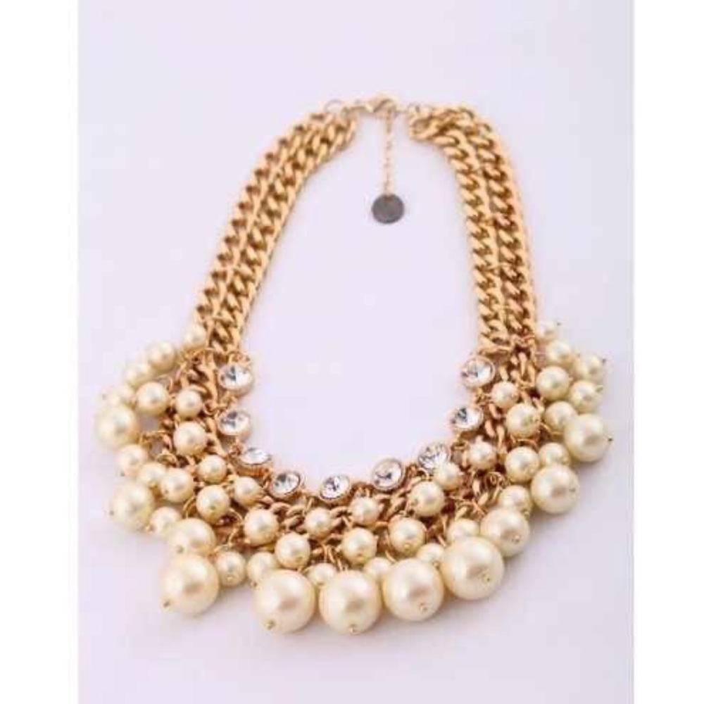 Gold Chain Cream Pearl Necklace with Rhinestones